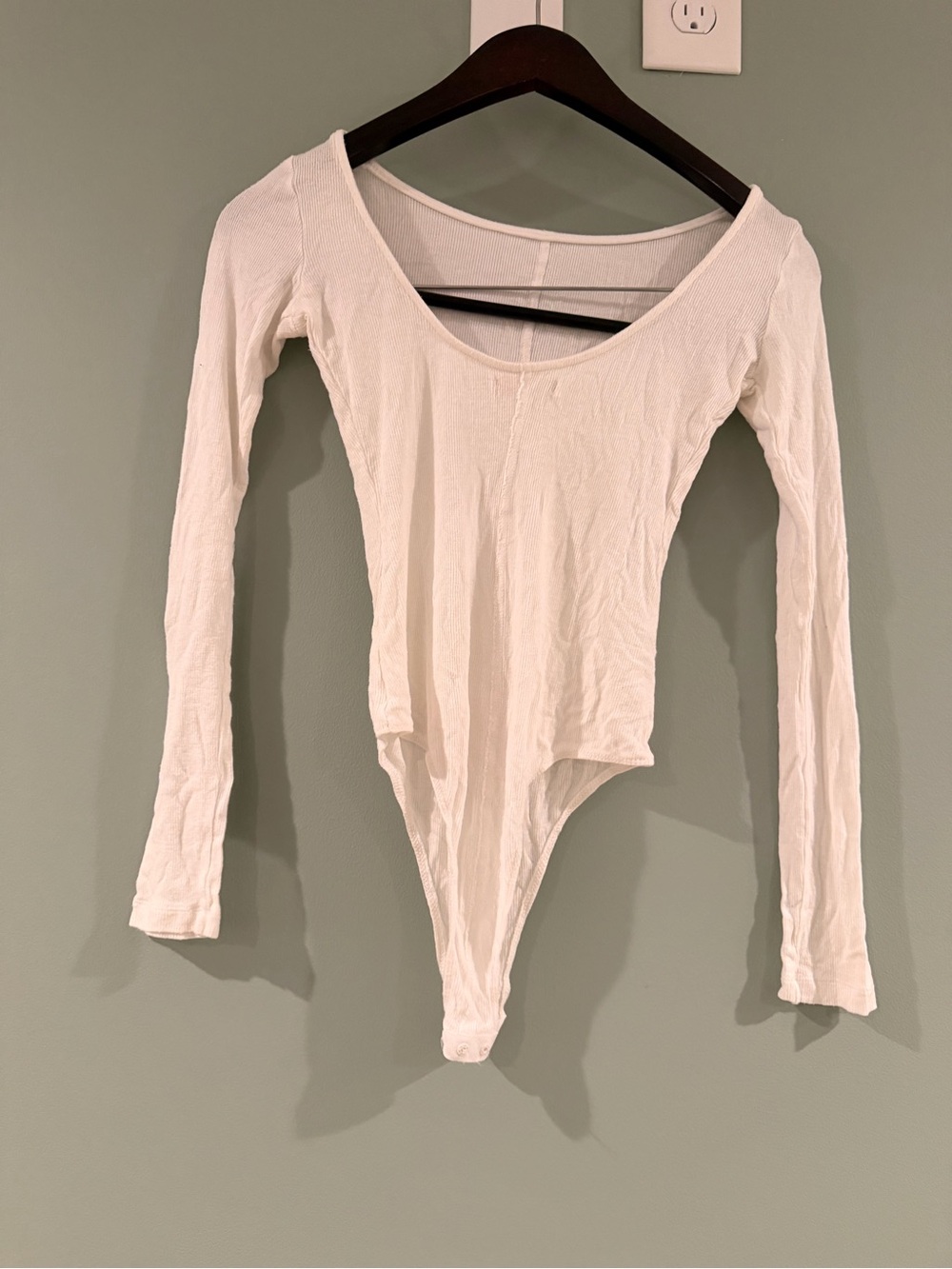 Long Sleeve Scoop Neck Cream Bodysuit - Picture 3 of 5